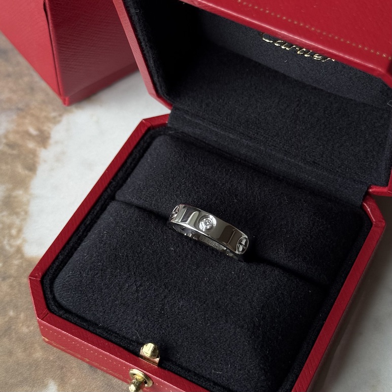 Кольцо Cartier Love с 3 бриллиантами