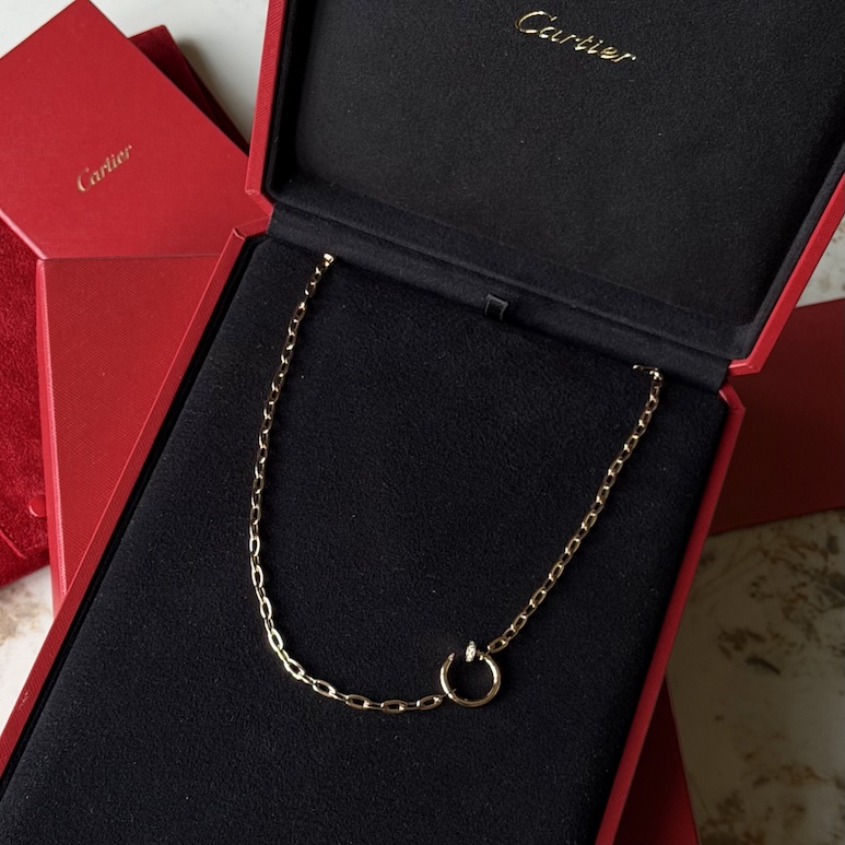 Колье Cartier Juste un Clou с бриллиантами